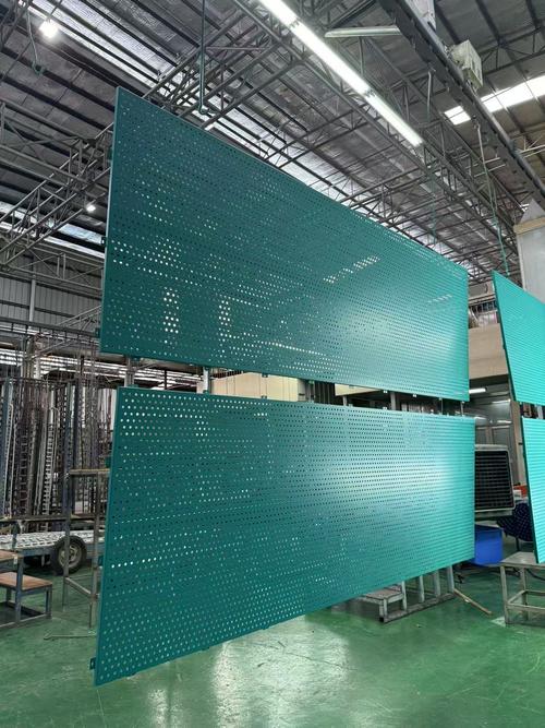 Aktuelle Unternehmensnachrichten über Sind Sie auf der Suche nach erstklassigen Aluminium-Verkleidungslösungen, um Ihre architektonischen Projekte zu verwandeln?