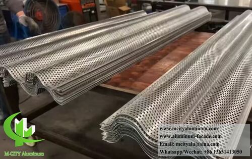 Aktuelle Unternehmensnachrichten über Der Architektenführer für 3003 Aluminium-Festplatten: Warum Haltbarkeit Design in modernen Fassaden trifft