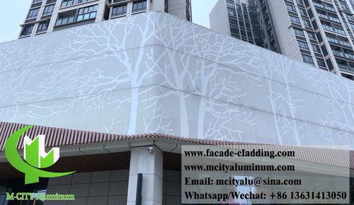 Aktuelle Unternehmensnachrichten über M-City Metal Perforated Panel Aluminium Fassade Projekt in der Stadt Foshan mit Baum Design