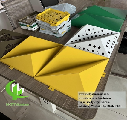 Dreieck 3D-Metallwandverkleidung Aluminiumbildschirmfassadensystem