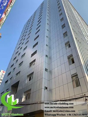 Guter Preis 3mm PVDF-Finix aus massivem Aluminium mit 15-jähriger Garantie und anpassbarem Perforationsdesign für Fassade Online