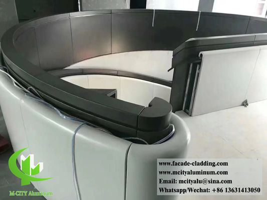 Guter Preis Pulverbeschichtete perforierte Aluminium-Wandverkleidung mit 3 mm Dicke für Fassaden und Dekoration Online