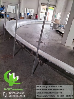 China Doppelgeschwungene Aluminium-Bekleidung Metallplatten Außen oder Innen