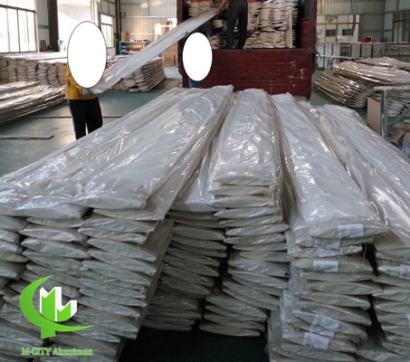 China Hersteller Aluminiumfenstern mit Befestigungszubehör für die Dekoration von Fensterfassaden