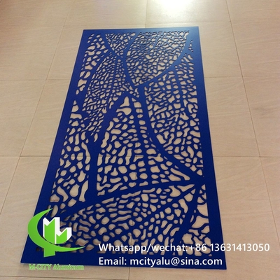 Metallperforiertes, aus Aluminium geschnittenes, hohes Bildschirmfeld mit Baummusterdesign, Laserschnittfeld für Balkonfassadenfenster