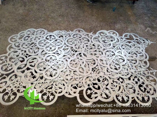 Holzfarbe CNC-geschnitzte Platte Perforationsplatte 3 mm Metall-Aluminium-Platte für Fenster