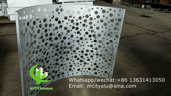 auf Wunsch gefertigte Aluminiumverkleidung mit Perforationsloch für Fassadenvorhang