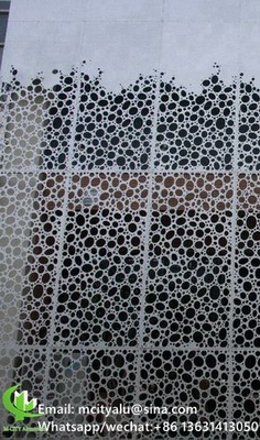 Holzwandplatten aus Aluminium für Vorhangwandfassaden, Wandplatten mit Perforationsschirm mit einer Dicke von 2 mm