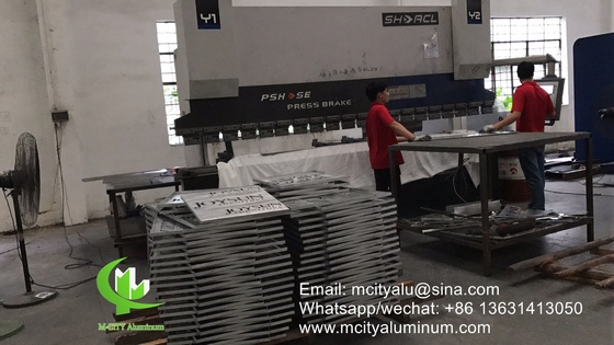 China Aluminium-CNC-Dekorationsplatte mit Laserschnitt für Werbetafeln