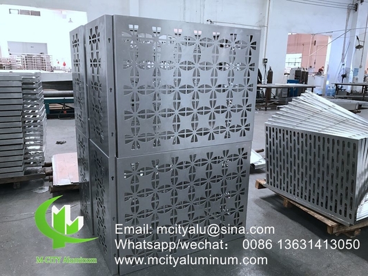 mit einem hohen Druck von mehr als 10 W und einem hohen Druck von mehr als 10 W,