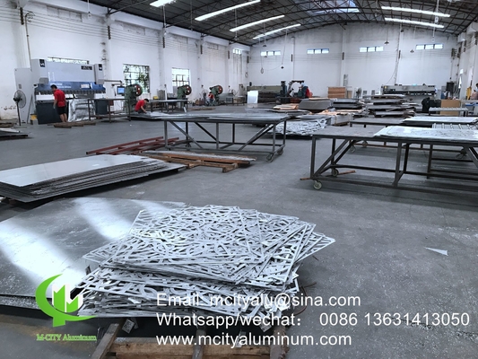 Vorhangwandplattenlieferant Pulverbeschichtung Aluminium CNC perforiertes Dekorationsplatten für Fassadenwandplatten Verkleidungsplatten