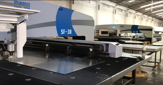 Aluminiumperforierter Schutzschirm für Vorhangwand, Fassadenverkleidung, Wandplattenperforierter Schutzschirm