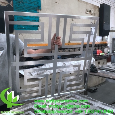 Vorhangwandfassade aus Aluminium Hohldekorationsfassade Wandverkleidung Außenbau Vorhangwandmusterfassade