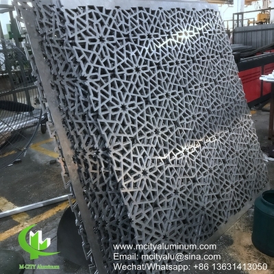 Verkleidung der Fassade mit geformten, perforierten Aluminiumplatten für Vorhangwand