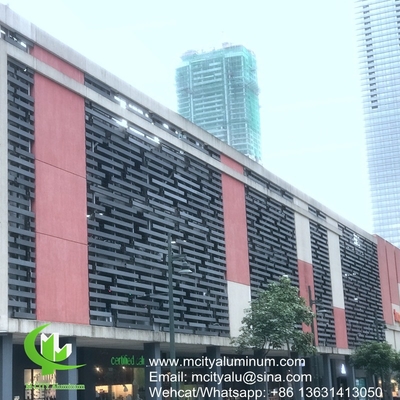 FOSHAN PVDF Metall-Aluminiumperforierte Nichtstandardplatte für Gebäudeaußen