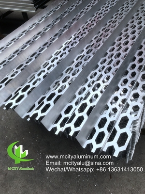 China PVDF Metall-Aluminiumperforierter Blech für Audi Gebäude Außenfassade verwendet