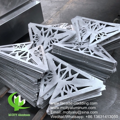 Architektonische Aluminiumfassade mit lasergeschnittenem Metallblechbildschirm