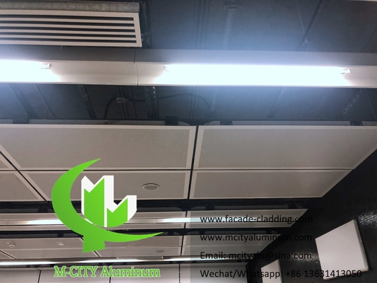 Außenplatten aus Architekturaluminium für die Decke, perforiert, pulverbeschichtet
