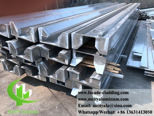 Metallfassade mit Massivwandverkleidung Aluminium rostfeste Beschichtung mit Pulverbeschichtung