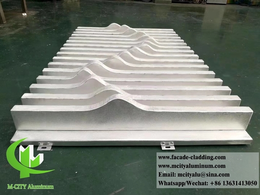 3D-Wellenmetalldecken Metallfassaden Aluminiumrohr geschweißte kundenspezifische Verkleidungen