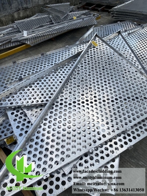 China Perforierte Metallfassade Aluminiumfolie PVDF mit einer Dicke von 2 mm Champagnerfarbe