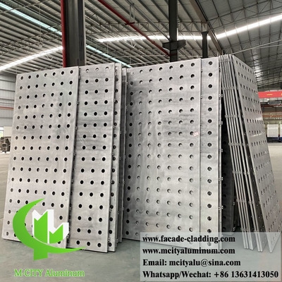 Individuelle Metallfassaden, Aluminiumplatten mit runden Löchern