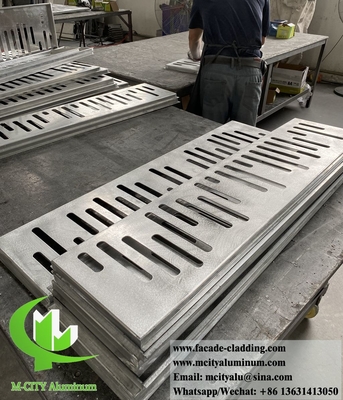 Hohle cnc-gravierte Metallverkleidungsplatten Aluminiumfassaden für Gebäudewanddekoration
