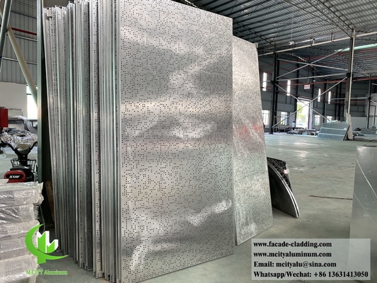 Schlaglöcher, Platten und Platten aus Aluminium für die Wandverkleidung von Gebäuden