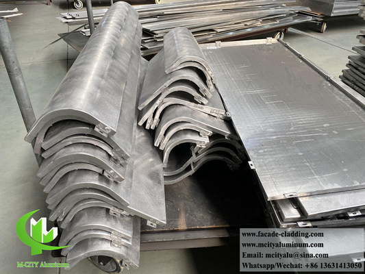 Massivaluminium Verkleidung Metallbildschirm PVDF Beschichtung PPG Langlebige Farbe 3 mm Dicke Außendekoration