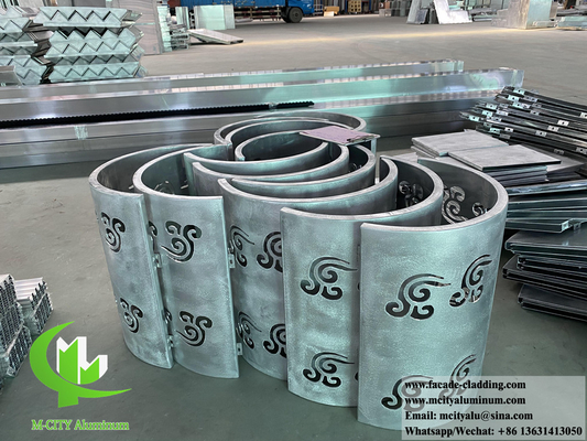 Architektonische Aluminiumverkleidung PVDF Goldfarbe Metallbildschirm Dauerhafte Oberfläche Rostfeste Feuerfest Klasse 1