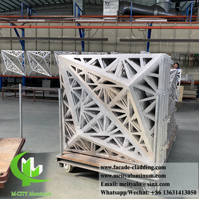 Massivaluminium-Panel 3D-Metallverkleidung Design feuerfest gegen Rost PVDF Splitter Farbe 3mm Dicke