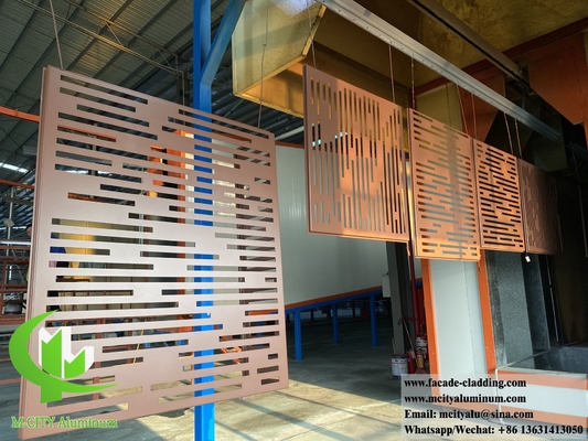 Dekorative perforierte Metallschirme Aluminiumplatten für Zäune, Fassaden, Verkleidungen Rostfeste Feuerdichte PVDF Braunfarbe