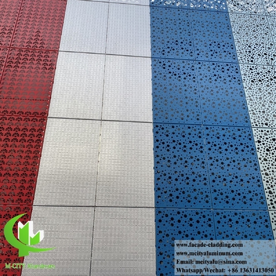 Perforierbare Massivwandverkleidung Aluminium-Fassade Metallschirm mit Mustern PVDF Rotfarbe