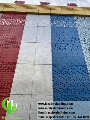Perforierte Aluminiumwandfassaden, metallische PVDF-Verkleidungsplatten für Gebäude
