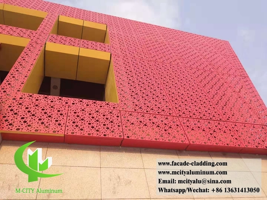 Perforierbare Massivwandverkleidung Aluminium-Fassade Metallschirm mit Mustern PVDF Rotfarbe