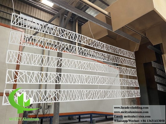Wellenförmige Massivwalverkleidung aus Aluminium, perforierte Muster, weiß beschichtet mit Pulver
