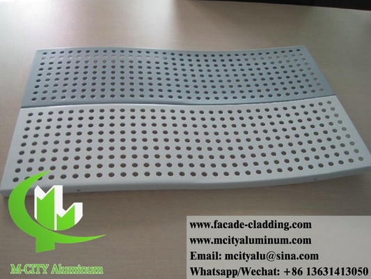 Wellenförmige Massivwalverkleidung aus Aluminium, perforierte Muster, weiß beschichtet mit Pulver