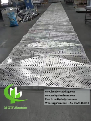 3D-Design-Metallverkleidungssystem Aluminium-Fassadenbildschirm mit Perforationsmuster