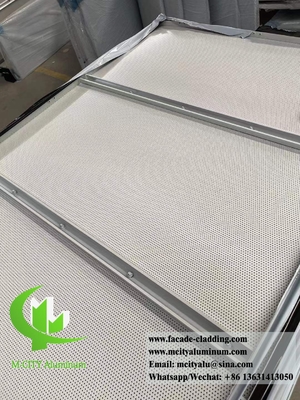 Perforierte Metalldecken Aluminiummassivplatte Rostfeste Innen- und Außendeckendekoration