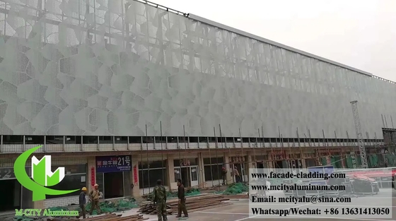 Perforierte Metallbeschichtung Fassaden System 3 mm Dicke PVDF Sliver Aluminium-Bildschirme