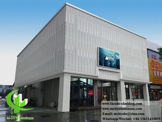 Perforierte Metallbeschichtung Fassaden System 3 mm Dicke PVDF Sliver Aluminium-Bildschirme
