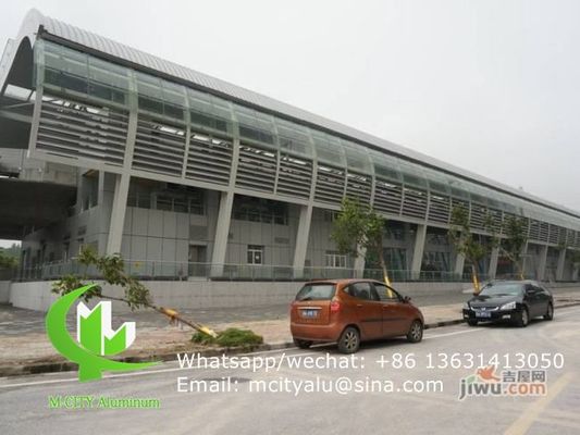 Guter Preis Anodisierte Horizontale Aerofoil-Scheibenprofil-Aluminium-Scheiben mit ovaler Form für Fassadenvorhang Online