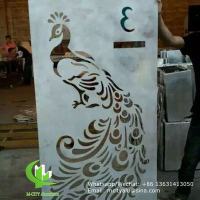 Guter Preis Pulverbeschichtete Aluminium-Laser-Schnittplatte mit Pfauenmuster für Lobby-Dekoration 1000x2000mm Online