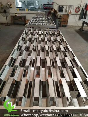 Guter Preis 2.5 mm Dicke Pulverbeschichtete Aluminiumfassadenplatte mit kundenspezifischen Mustern für Vorhangwanddekoration Online