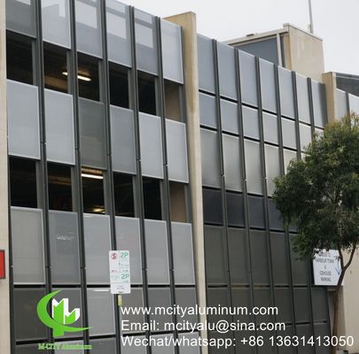 Guter Preis Pulverbeschichtetes perforiertes Aluminiumpaneel mit anpassbaren RAL-Farben und CNC-Stanztechnik für Fassadenverkleidungen Online