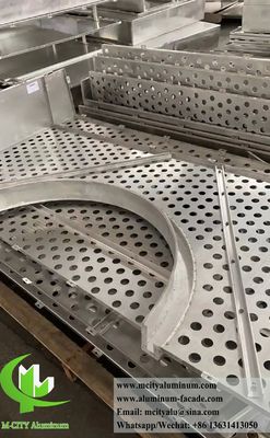 Guter Preis CNC-geschnittene perforierte Aluminium-Fassadenplatte mit PVDF-Beschichtung in der Größe 1200x2400mm Online