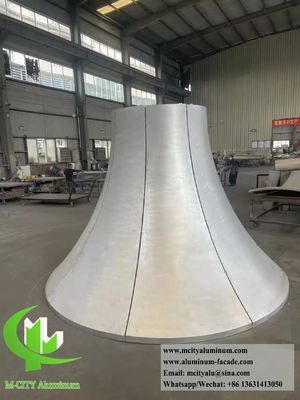 Guter Preis Maßgeschneiderte hyperbolische Metallfassaden Aluminiumverkleidung doppelt gekrümmt Online