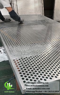 Guter Preis Pulverbeschichtete, perforierte Aluminiumfassadenplatte mit anpassbaren Mustern und einer Dicke von 3 mm für Gebäudeverkleidungen Online