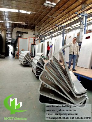 Guter Preis Pulverbeschichtetes Perforiertes Aluminium-Fassadenteil mit anpassbaren RAL-Farben und Standardgröße 1000x2000mm Online