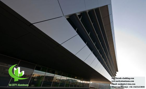 Guter Preis 3mm Stärke PVDF-beschichtetes Aluminium-Verkleidungspanel mit anpassbarem Design für Metallfassaden Online